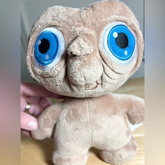 Universal Studios E.T. Extra-Terrestrial Plush Stuffed Baby Figure 7” Toy - Picture 2 of 6